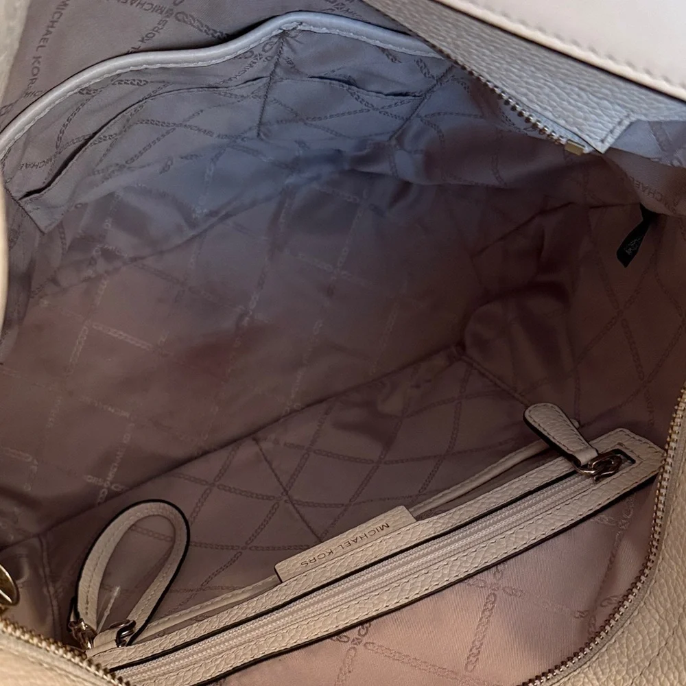 Michael Kors Brooklyn Cream Hobo Bag with Gold Accents w/Flaw*